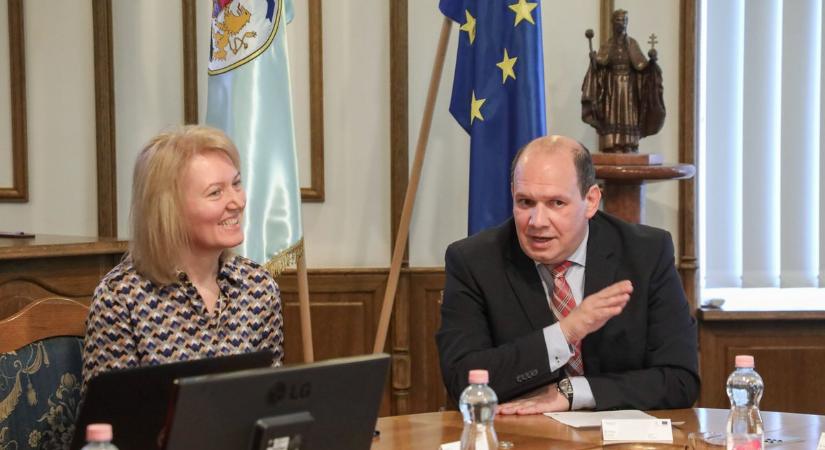 Villámgyors átépítés történt Tiszaújvárosban: a város legfontosabb épületéről van szó