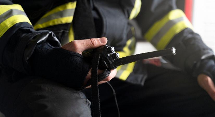 Kigyulladt egy épület Miskolcon