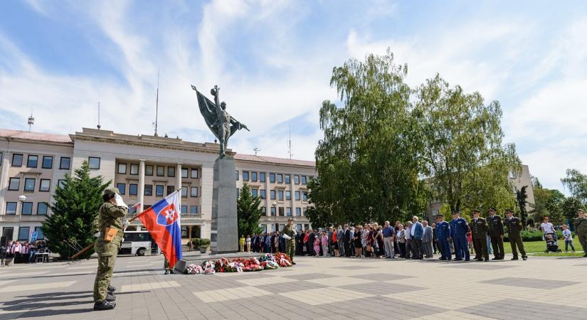 A Smer a szélsőjobb és a szélsőbal között egyensúlyoz – Ľuboš Blaha a kötéltánc kulcsszereplője