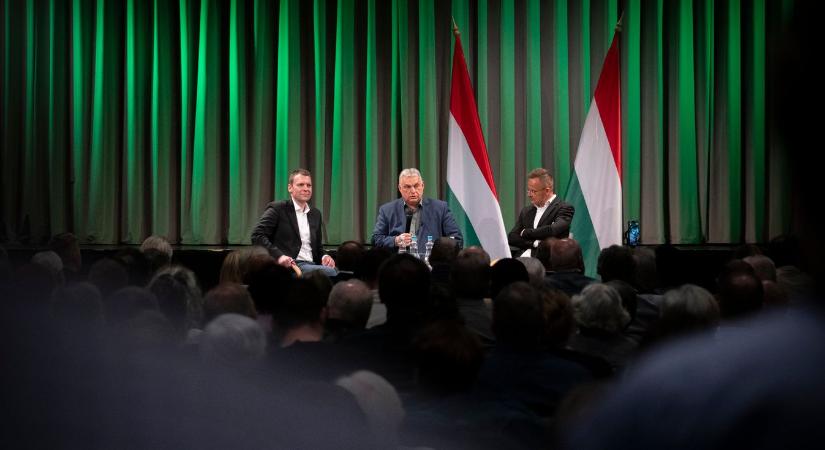 Orbán Viktor a pilisvörösvári fórumon beszélgetett Menczer Tamással és Szijjártó Péterrel  videó