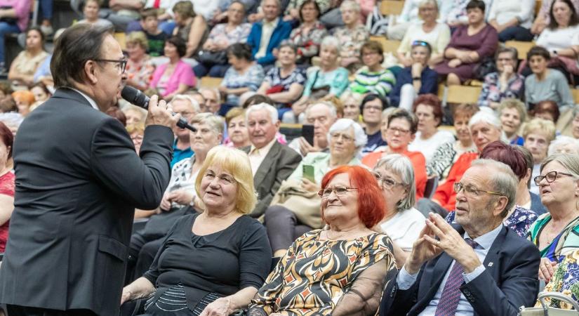 Akkora bulit csinált Fásy Ádám Fehérváron, hogy még hetekig fogja emlegetni, aki ott volt
