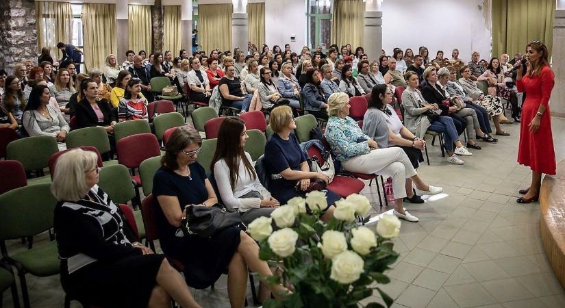 Fontos díjat kapott egy bölcsődei nevelő Diósgyőrben