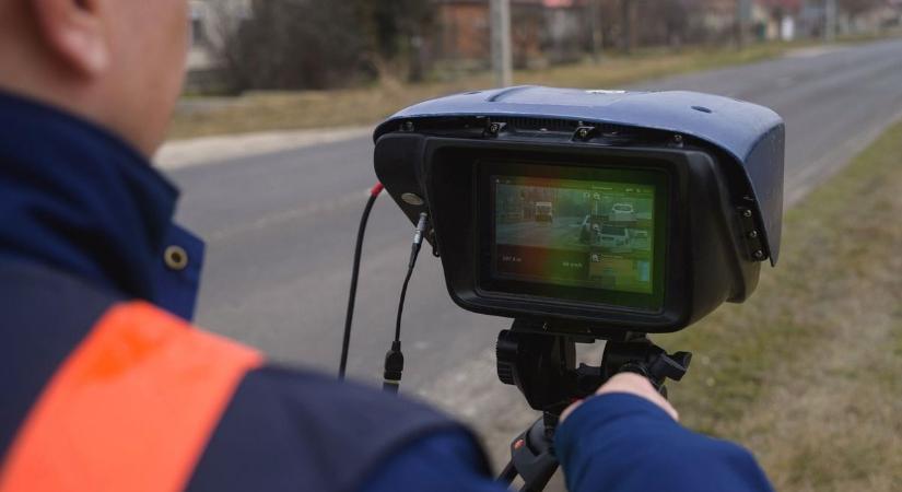 Ennyibe kerülnek a gyorshajtások 2025-ben - itt a lista a büntetések összegeiről