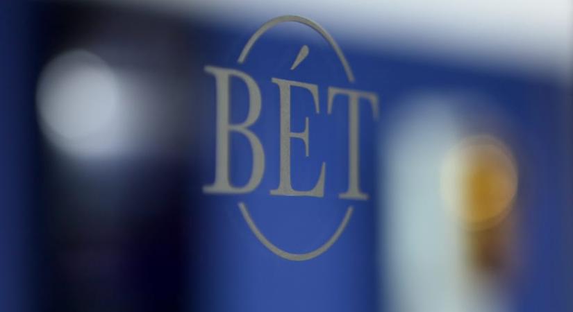 Tőzsdenyitás Április 24. – , A blue chipek mínuszban kezdtek, 90 ezer alá eshet a BUX index?
