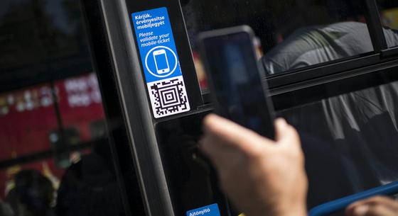 Forró folyadék ömlött az utasokra a 99-es buszon