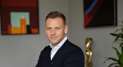 Tiborcz István tagadja, hogy állampolgárságért folyamodott az Egyesült Arab Emírségekben