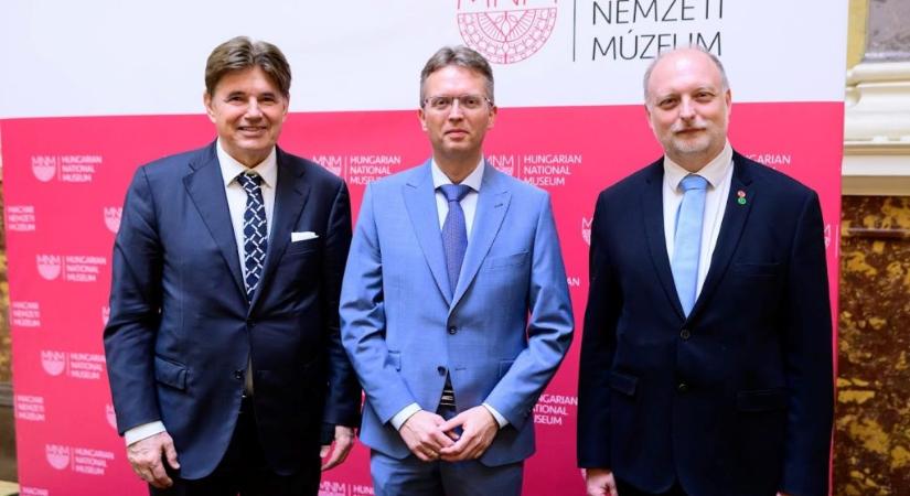 Budapest, 2025. 04. 23. – A világon egyedülálló magyar magángyűjteményből nyílt kiállítás az MNMKK Magyar Nemzeti Múzeumban