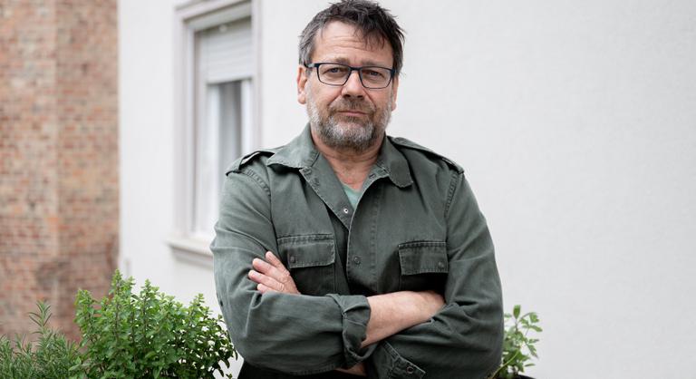 Lovasi András: A rockzene az ellenkultúra zázslóshajójából a jóléti társadalom liftzenéje lett