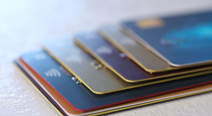 Leáll az Erste Bank, ha fizetési határidő közeleg, akkor most kell utalni!