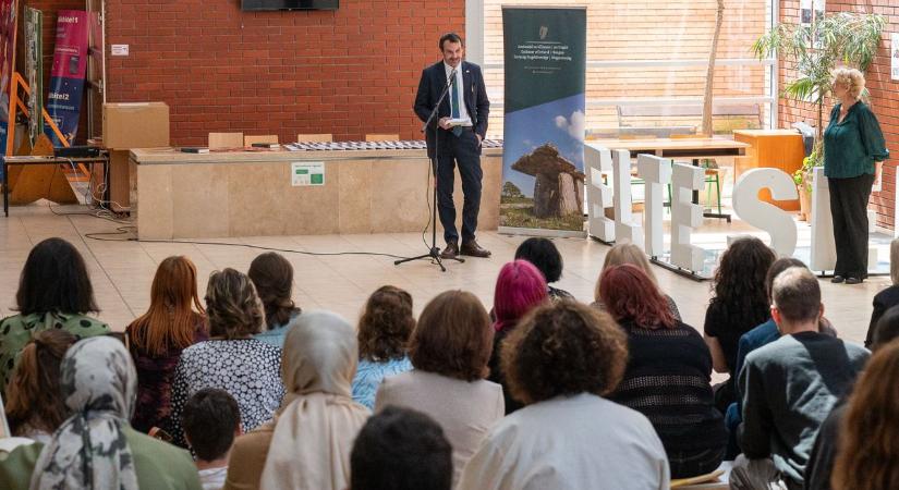 Ír dallamok, költészet és diplomácia Szombathelyen – Írország kultúráját ünnepelték az ELTE-n - fotók