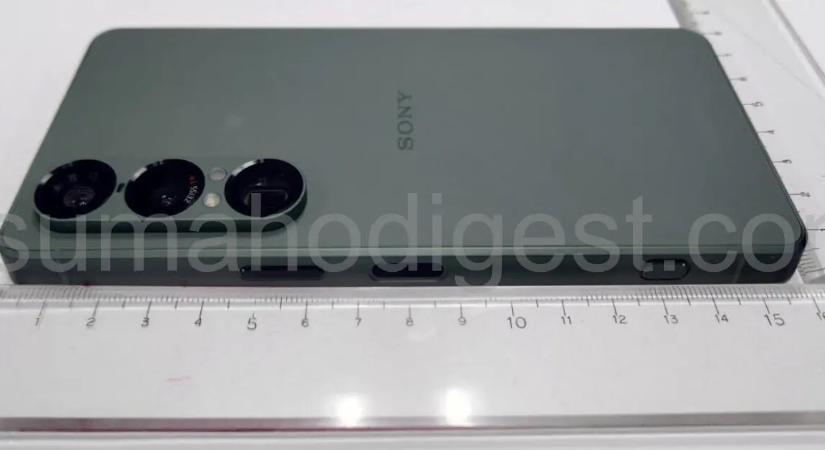 Fényképeken az újra lilába boruló Xperia 1 VII
