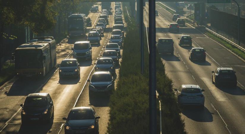 Kilométeres állóháború az M3-ason Nagyfügednél, jó messzire kerülje el, aki teheti