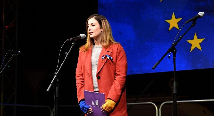 Magyarországon nem lehet élni, itt csak „vödröt kapunk és bűzt” – Cseh Katalinnál csúnyán elszakadt a cérna
