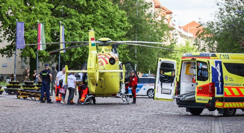 Megrázó jelenetet láttak a szolnokiak, mielőtt az életéért küzdő fiúval felemelkedett a helikopter