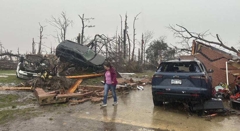 Trump nem ad szövetségi segélyt az arkansasi tornádó károsultjainak