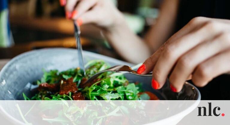 Undorító, amit a salátájában talált egy éttermi vendég