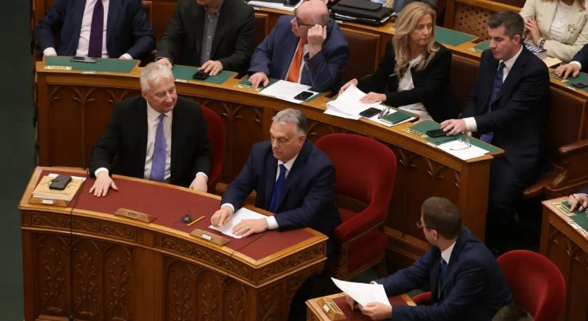 Így változott az Alaptörvény a tizenötödik módosítással