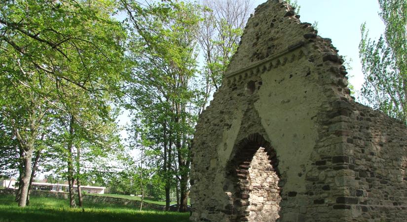 Időutazás a Balaton-felvidéken: három lenyűgöző templomrom titkai