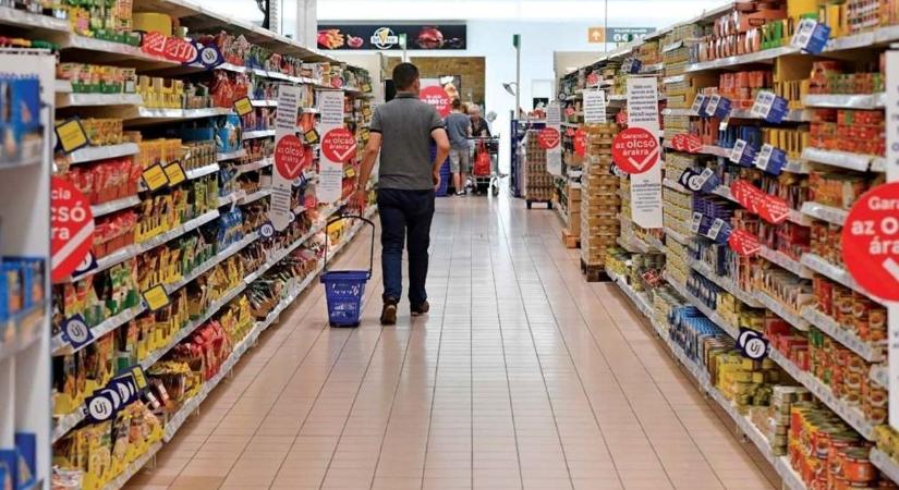 Így tartanak nyitva az üzletek a szombati gyásznapon