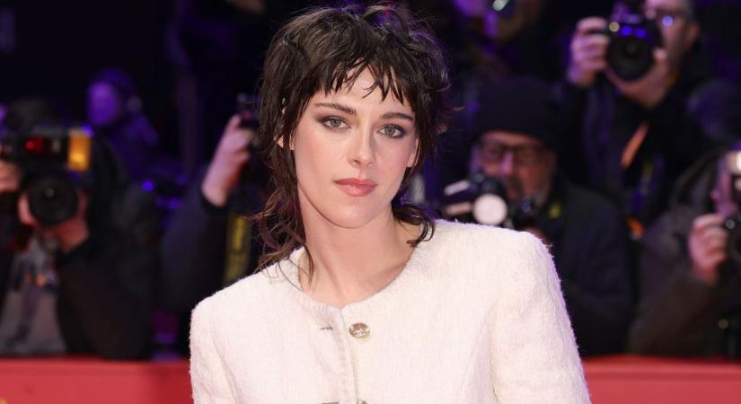 Kristen Stewart felesége álomszép fotókat posztolt az esküvőjükről, csak úgy sugárzik róla, mennyire imádják egymást