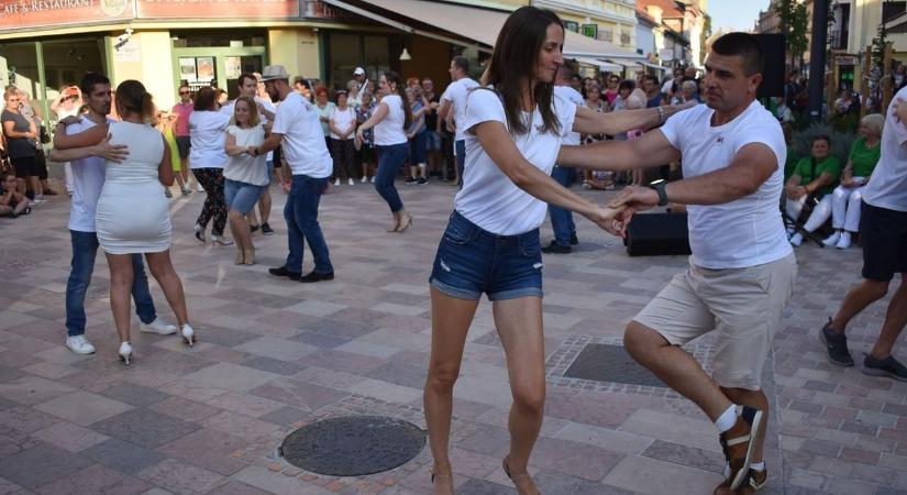 Elmarad a táncos forgatag