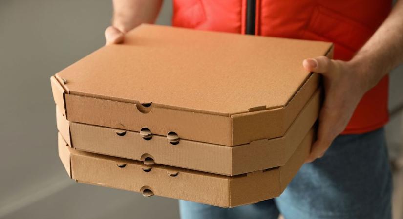 Hamis euróval fizetett a pizzafutárnak a próbaidős bűnöző