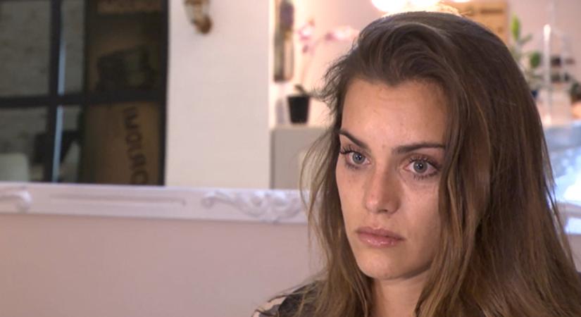 Mi történt? Letiltotta közösségi oldaláról édesanyját Gelencsér Timi és követőitől kért segítséget