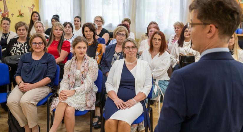 Mesevilág és annak munkatársa kapta a kitüntetést