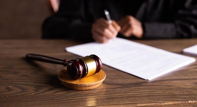 Áll a bál Kaliforniában: az ügyvédek vizsgakérdéseit is MI-vel rakták össze