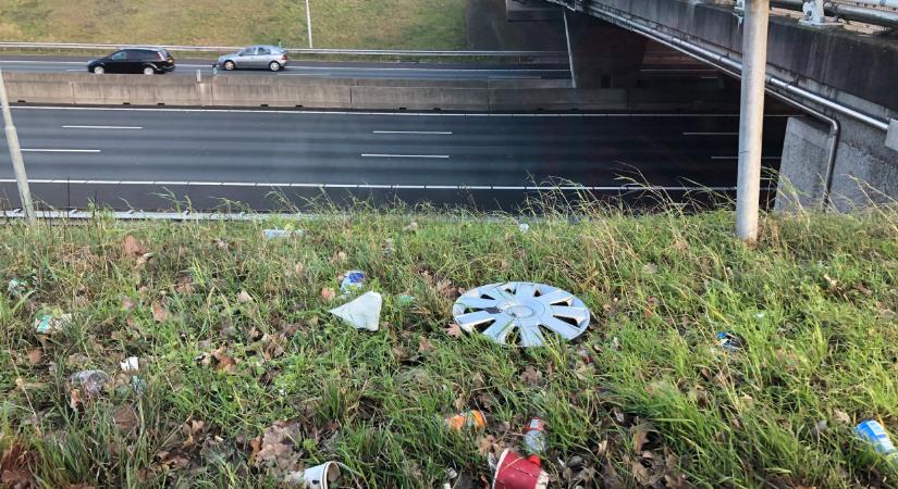 Döbbenetes: egy nagyváros éves szemétmennyiségét hajítjuk ki a kocsik abalkán az út mellé