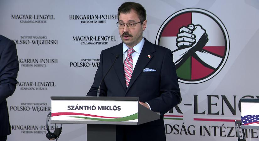 Az Alapjogokért Központ igazgatója szerint vészjósló Lengyelország példája  videó