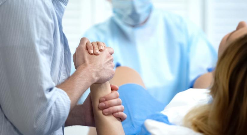 Megrendítő: kétszer született meg a baba. Ledermedt a terhes anya, amikor rák diagnózist kapott, de aztán minden beindult és...