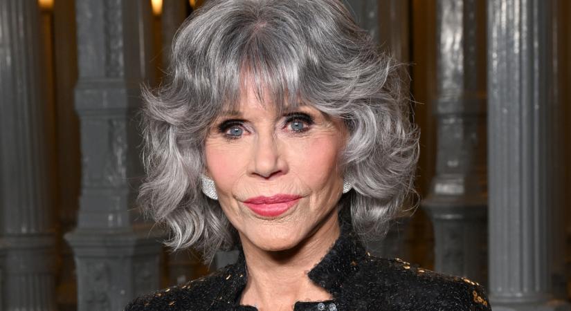 A 87 éves Jane Fonda megmutatta, hogy a rövid ősz haj is lehet nőies: ilyen sokoldalú