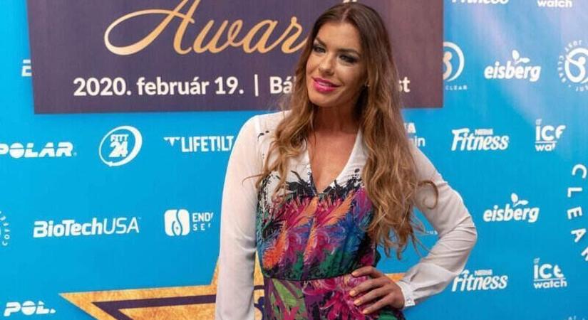 „Úton-útfélen” – Dér Heni megmutatta, milyen egy igazán szexi sofőr - Fotó