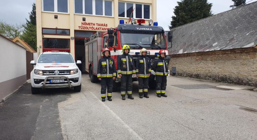Tragikusan fiatalon hunyt el a szeretett, hős tűzoltó, társai megható megemlékezést tartottak ( videó)
