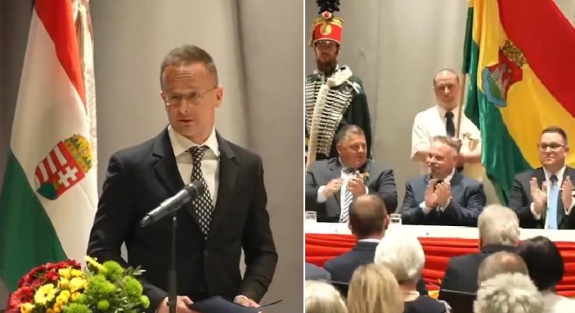Akkugyáras település díszpolgára lett Szijjártó Péter