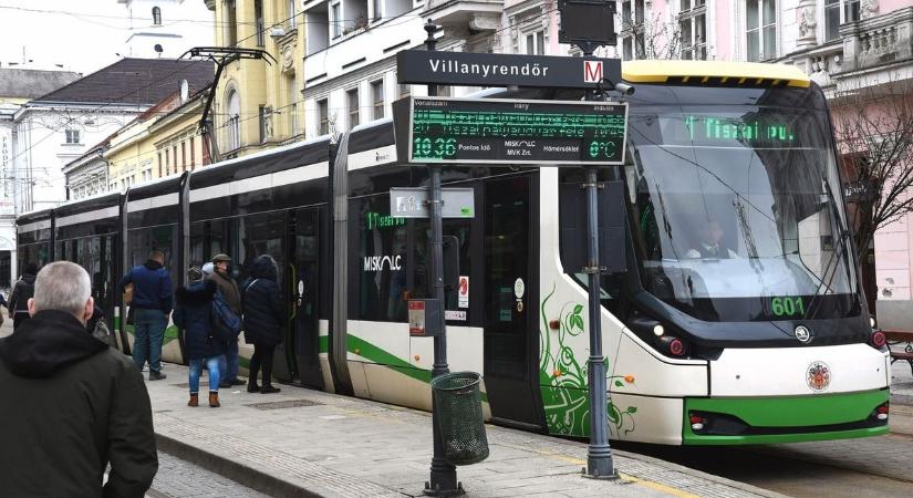 Meghibásodtak a digitális kijelzők a miskolci megállókban, dolgoznak rajta