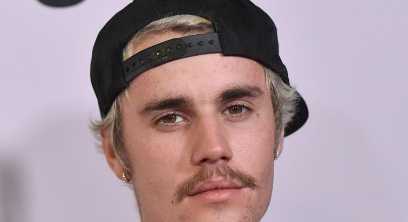 A nagypapáját gyászolja Justin Bieber, az énekes szívszorító posztot tett közzé