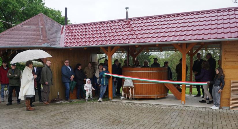 Különleges turisztikai szolgáltatás érhető el ezen a somogyi kistelepülésen, méghozzá becsületkassza alapon
