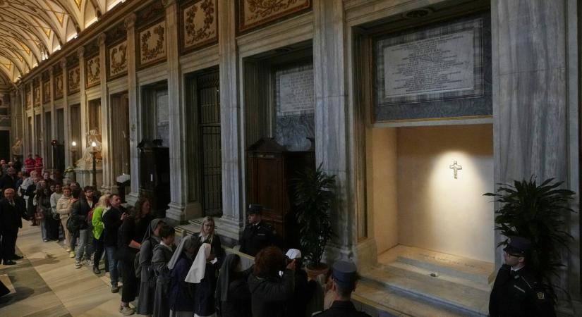Már látogatható Ferenc pápa sírja a Santa Maria Maggiore-bazilikában
