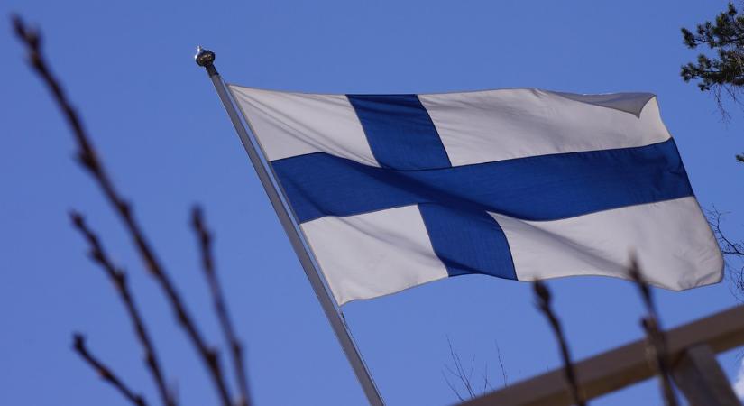 A finn katonák legendás zászlója, avagy a lappföldi háború tanulságos története