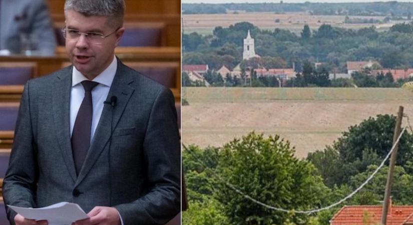 Csepreg 30 éve város: Ágh Péter megosztotta gyerekkori emlékét