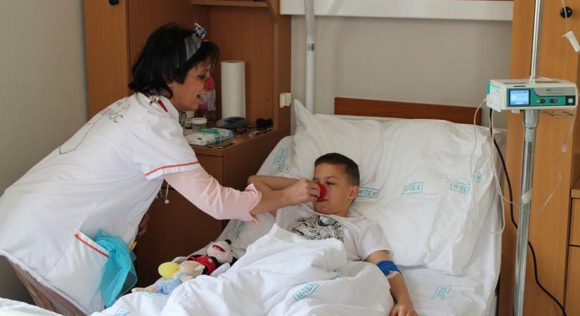 Mosoly, ami gyógyít - bohócdoktorok szolgálatban