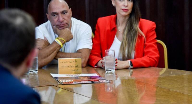Izrael fájdalma a mi fájdalmunk is – Két izraeli túsz családja volt a Mazsihisz vendége