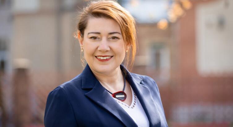 Akár a természetes szempillák elvesztését is okozhatja a műszempilla-allergia
