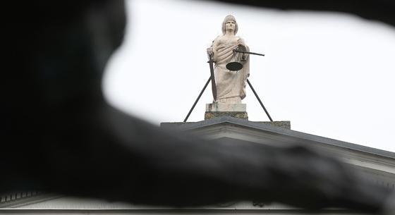 Négy évet kapott a férfi, aki télen vízzel öntött le egy hajléktalant, aki ezután életét vesztette