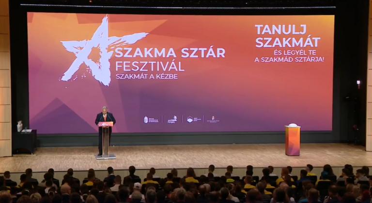 Orbán Viktor a szakmunkás fiataloknak: Ha nem akarunk a nyakunkba milliószám ukrán munkásokat, akkor szavazni kell