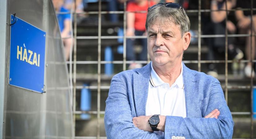 Tízéves a Hátsó füves, Csábi József is csatlakozott a különleges eseményhez – videóval