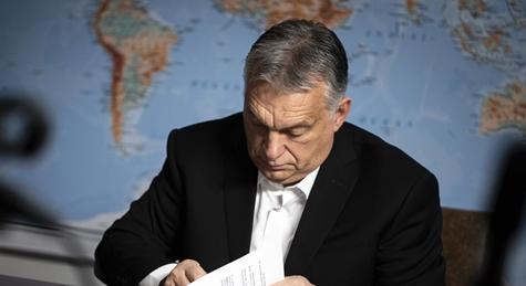 Mellár: A westernhős Orbánnak már alig maradt lőszer a fegyverében