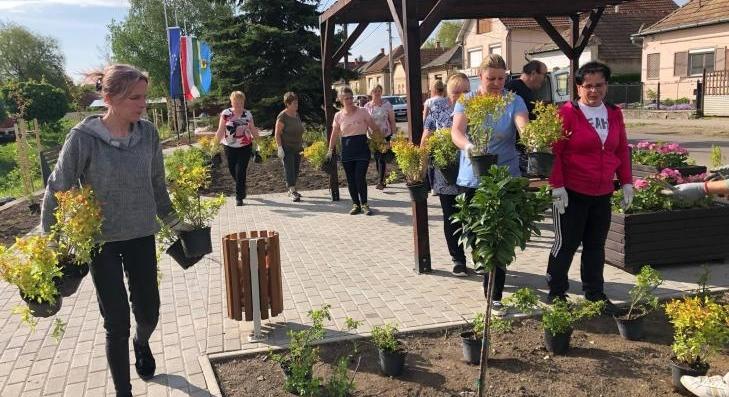 Tovább szépült a köztéri park Szűcsiben 